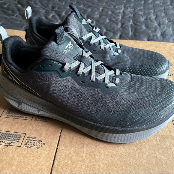 ALTRA Experience Wild 2 Men’s 13 Trail Running Shoes black/grey ALMOST NEW - Picture 2 of 16